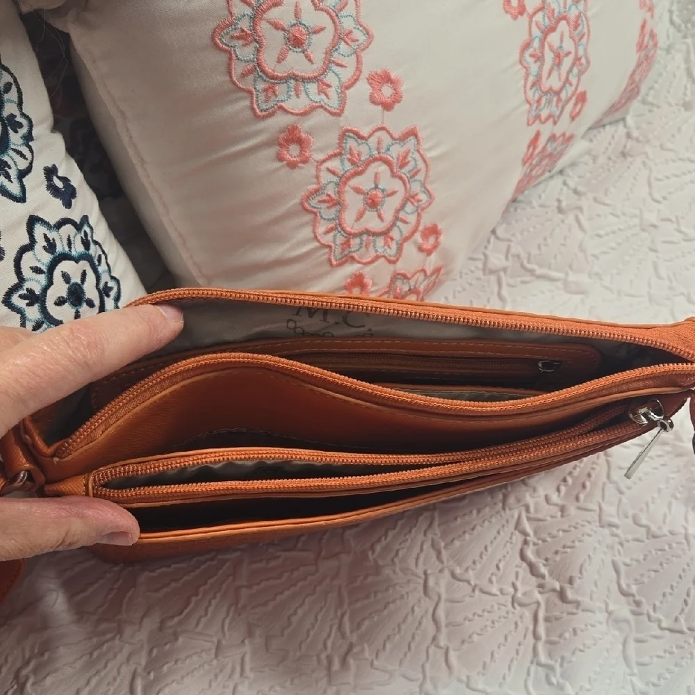 Chic Orange Croc-Embossed Crossbody Bag - Picture 4 of 10